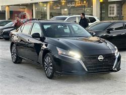 نيسان ألتيما